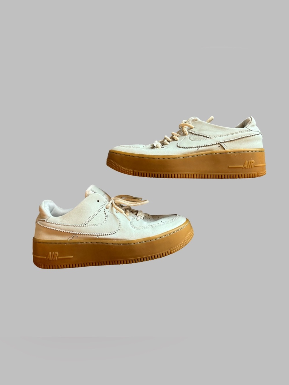 NIKE Women’s Air Force 1 Sage Low LX Platform Sneakers Size 9